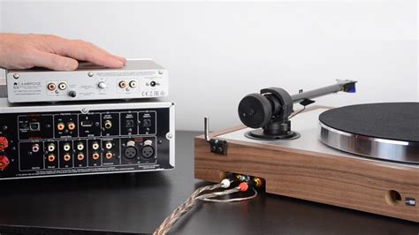 receiver to hook up turntable
